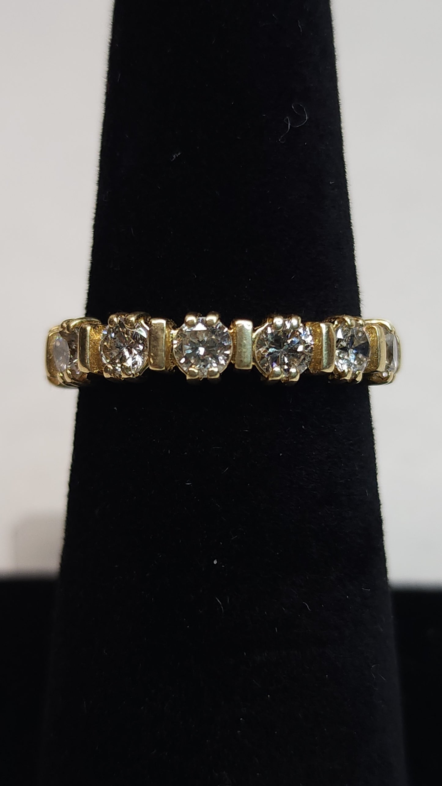 Women's 14k Yellow Gold Ring w/ 7 Natural Diamonds