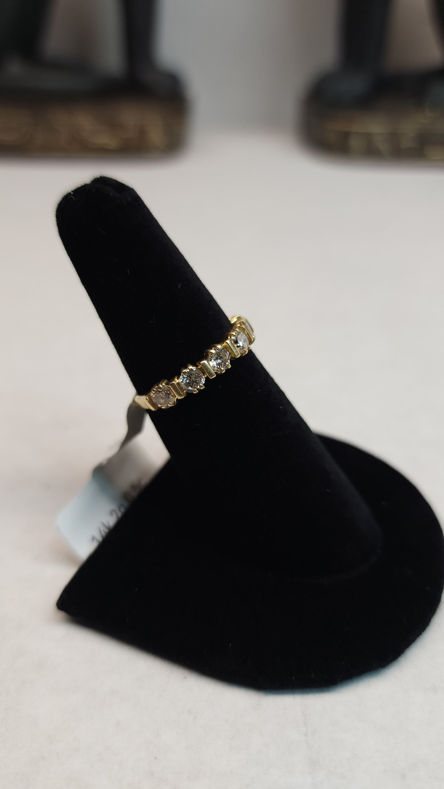 Women's 14k Yellow Gold Ring w/ 7 Natural Diamonds